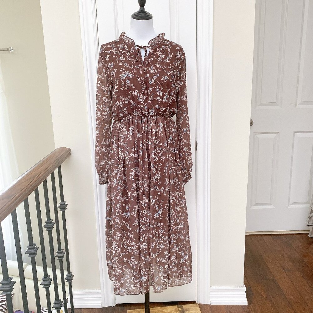 NWT  Women’s Floral Print Ruffle Hem Flattering Frock Flowy Maxi Dress